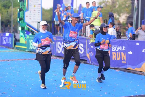 Race photo from Isoplus Run 2024 Surabaya