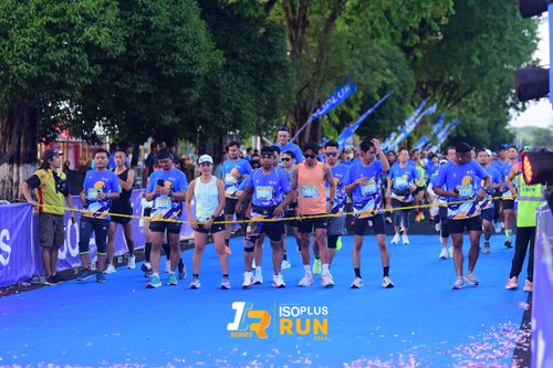 Race photo from Isoplus Run 2024 Surabaya