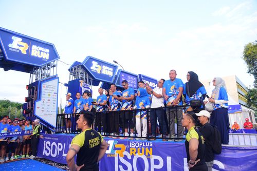 Race photo from Isoplus Run 2024 Surabaya