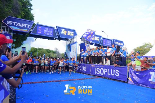 Race photo from Isoplus Run 2024 Surabaya