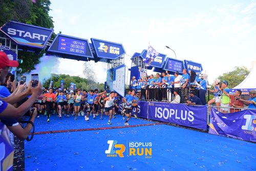 Race photo from Isoplus Run 2024 Surabaya