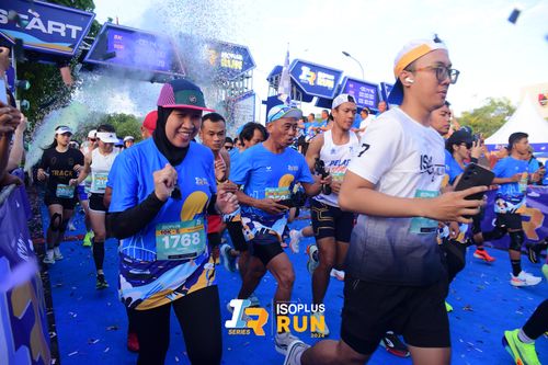 Race photo from Isoplus Run 2024 Surabaya