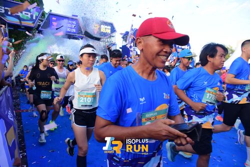 Race photo from Isoplus Run 2024 Surabaya