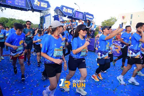 Race photo from Isoplus Run 2024 Surabaya