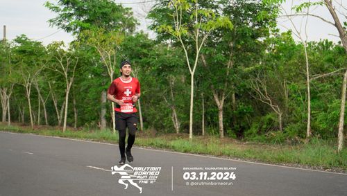Race photo from Arutmin Borneo Run 2024