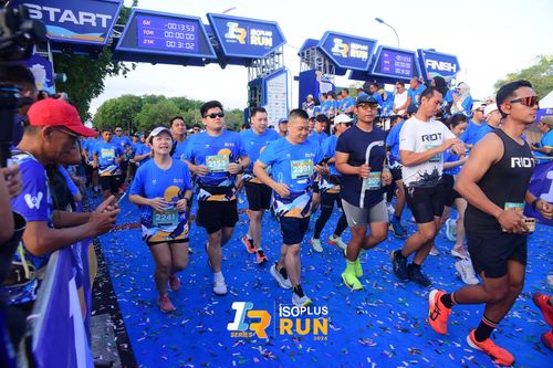 Race photo from Isoplus Run 2024 Surabaya