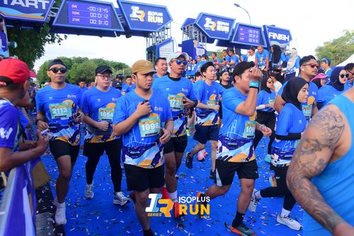 Race photo from Isoplus Run 2024 Surabaya
