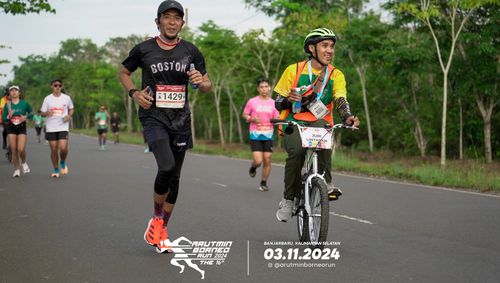 Race photo from Arutmin Borneo Run 2024