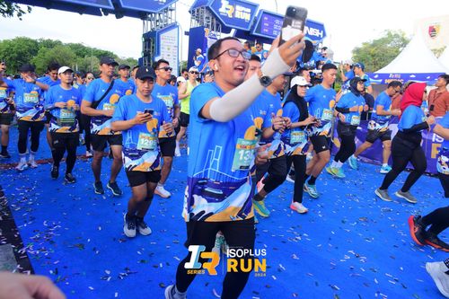 Race photo from Isoplus Run 2024 Surabaya