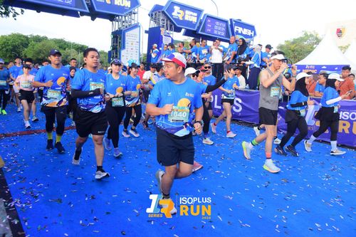 Race photo from Isoplus Run 2024 Surabaya
