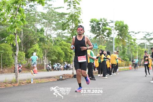 Race photo from Arutmin Borneo Run 2024