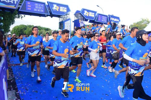Race photo from Isoplus Run 2024 Surabaya