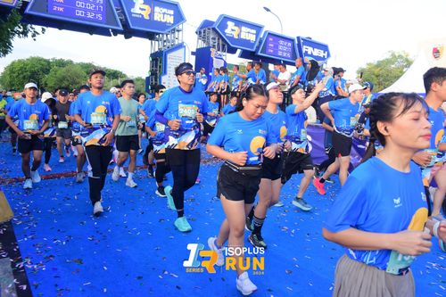 Race photo from Isoplus Run 2024 Surabaya