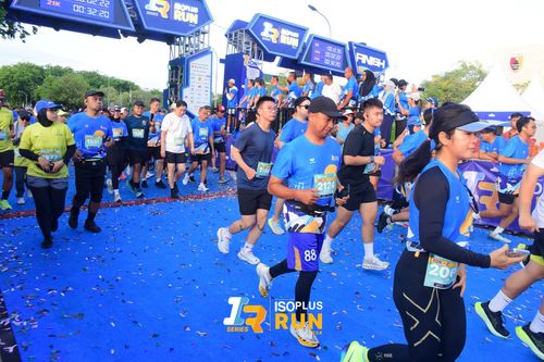 Race photo from Isoplus Run 2024 Surabaya