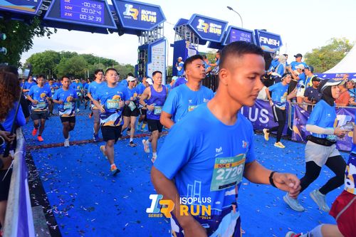 Race photo from Isoplus Run 2024 Surabaya