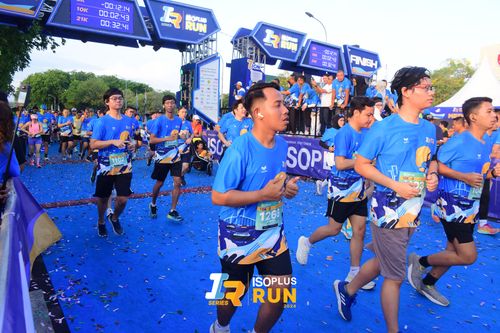Race photo from Isoplus Run 2024 Surabaya
