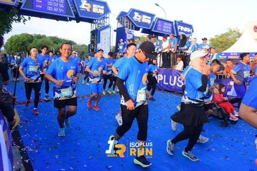 Race photo from Isoplus Run 2024 Surabaya