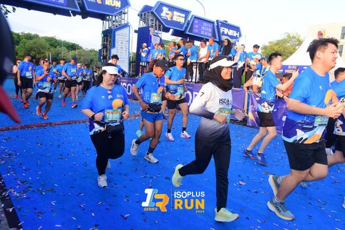 Race photo from Isoplus Run 2024 Surabaya