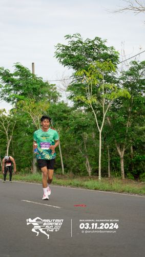 Race photo from Arutmin Borneo Run 2024