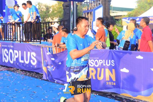 Race photo from Isoplus Run 2024 Surabaya