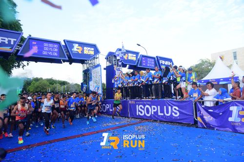 Race photo from Isoplus Run 2024 Surabaya