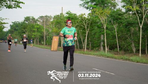 Race photo from Arutmin Borneo Run 2024