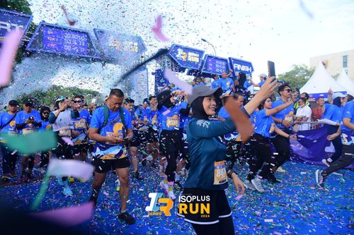 Race photo from Isoplus Run 2024 Surabaya