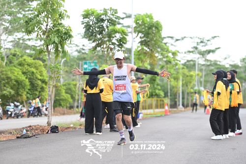 Race photo from Arutmin Borneo Run 2024