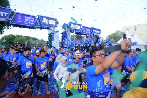 Race photo from Isoplus Run 2024 Surabaya
