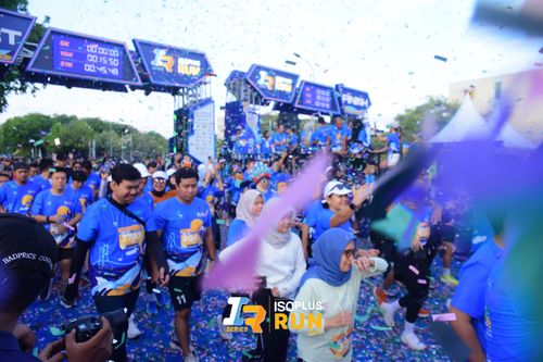 Race photo from Isoplus Run 2024 Surabaya