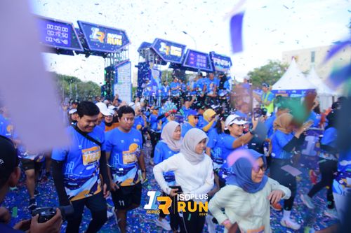 Race photo from Isoplus Run 2024 Surabaya