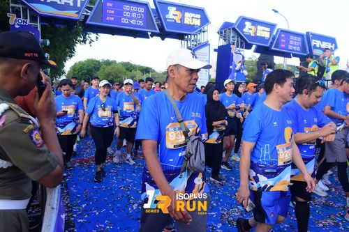 Race photo from Isoplus Run 2024 Surabaya
