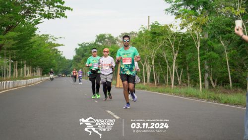 Race photo from Arutmin Borneo Run 2024