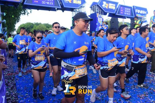Race photo from Isoplus Run 2024 Surabaya