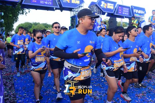 Race photo from Isoplus Run 2024 Surabaya