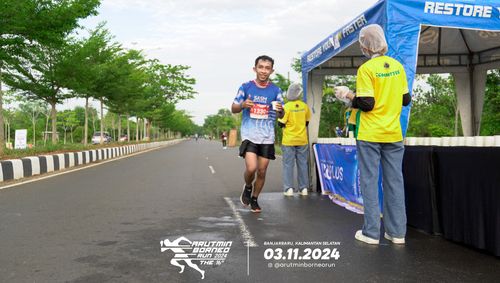 Race photo from Arutmin Borneo Run 2024