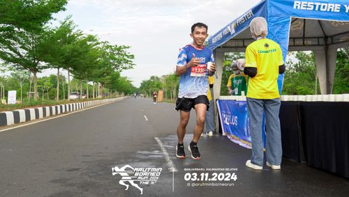 Race photo from Arutmin Borneo Run 2024
