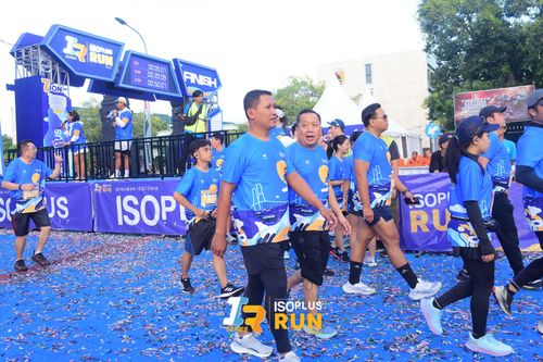 Race photo from Isoplus Run 2024 Surabaya