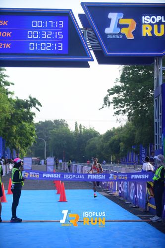 Race photo from Isoplus Run 2024 Surabaya