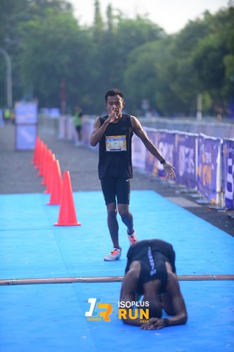 Race photo from Isoplus Run 2024 Surabaya