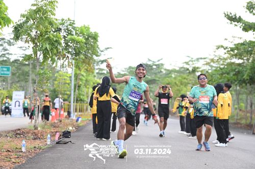 Race photo from Arutmin Borneo Run 2024