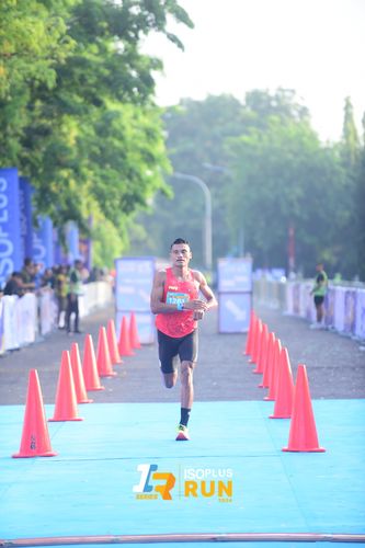 Race photo from Isoplus Run 2024 Surabaya