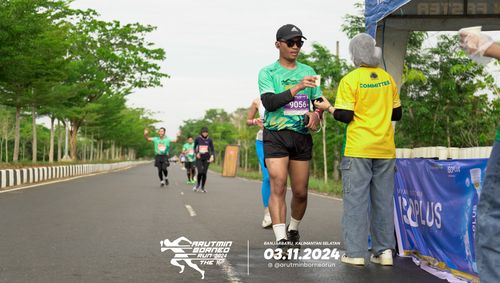 Race photo from Arutmin Borneo Run 2024