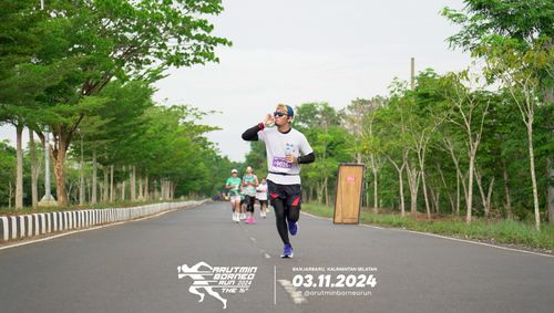 Race photo from Arutmin Borneo Run 2024
