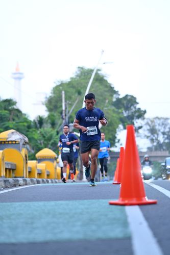 Race photo from KEMLU RUN 2025