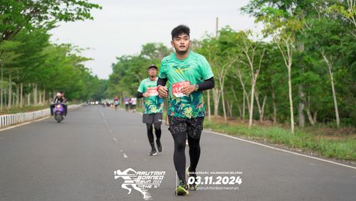Race photo from Arutmin Borneo Run 2024