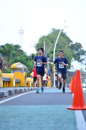 Race photo from KEMLU RUN 2025