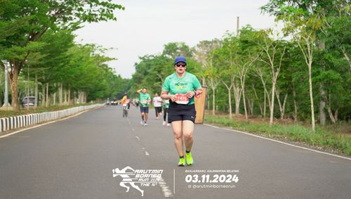 Race photo from Arutmin Borneo Run 2024