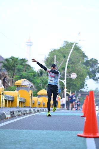 Race photo from KEMLU RUN 2025