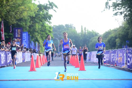 Race photo from Isoplus Run 2024 Surabaya